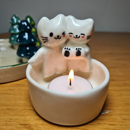 Kitten candle holder