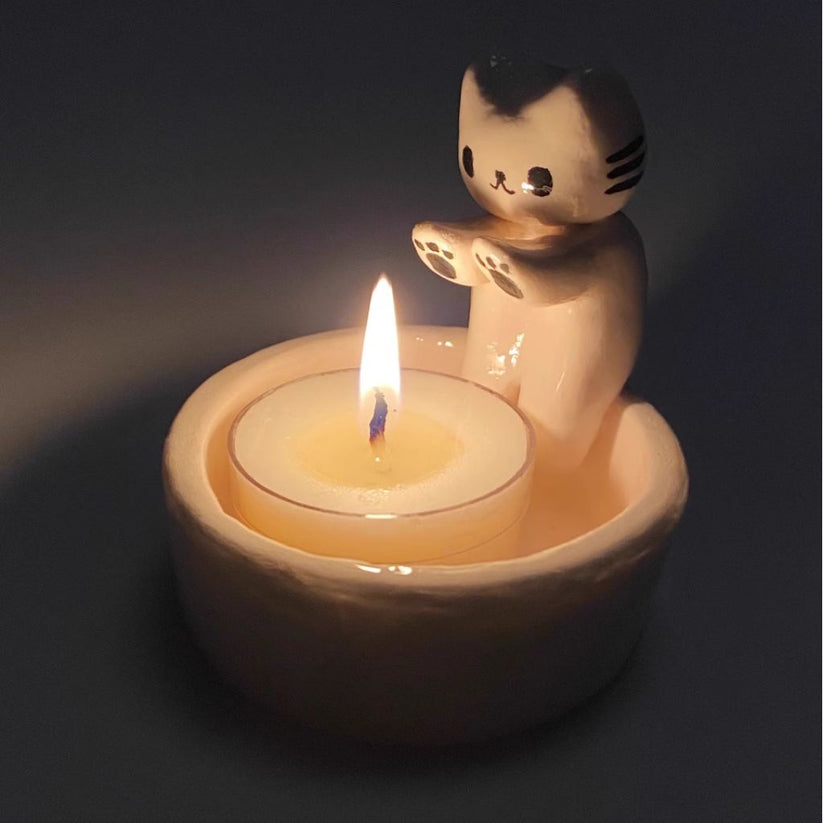 Kitten candle holder